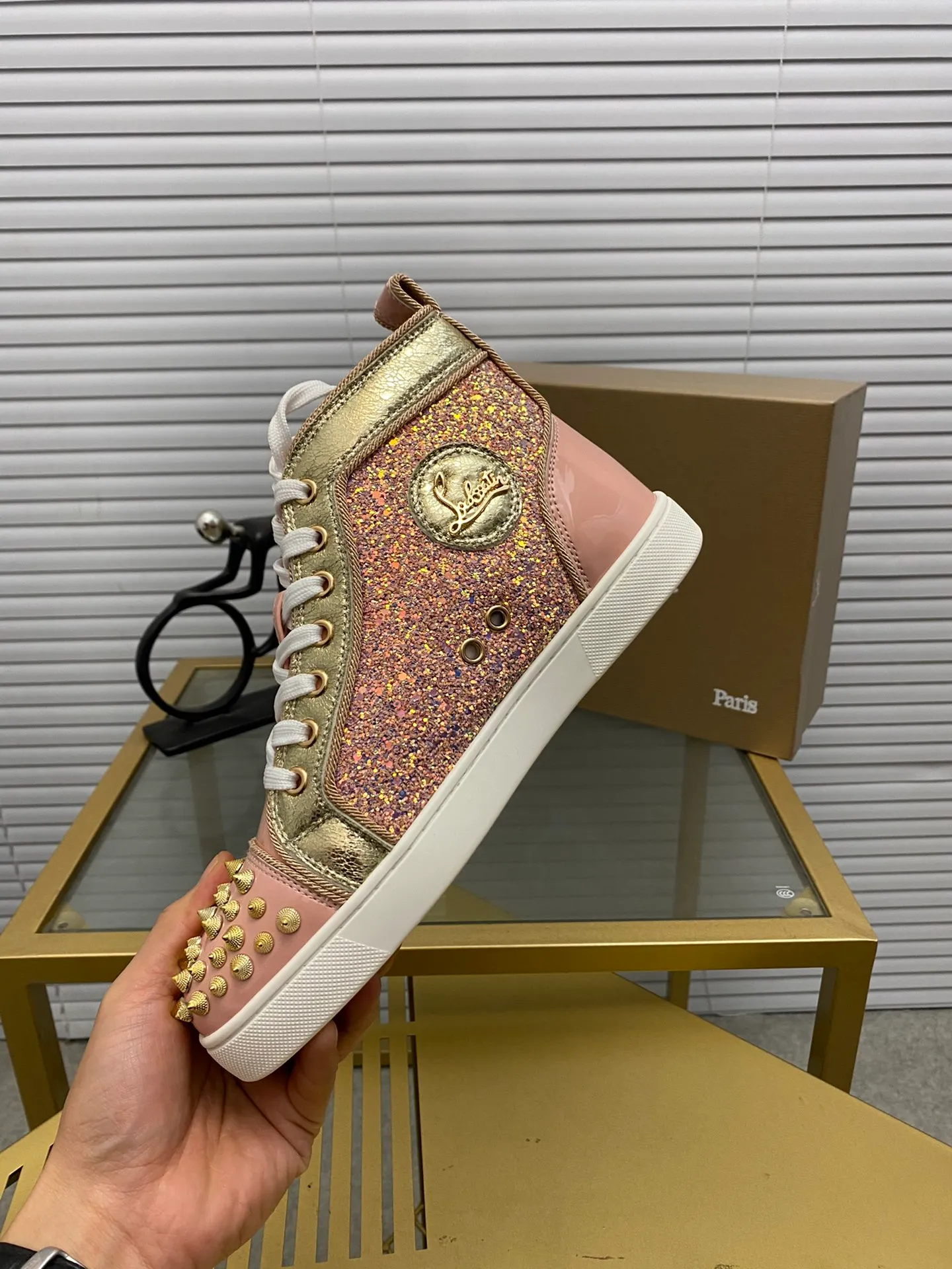 Made to order. Ex-factory price 540. christian louboutin (CL red sole shoes) counter series, casual sneakers for couples 📢 📢 📢 Exclusive hot style release 🎈🎈💪 Movable latex feet 👻 Finished outsole line [Proud] 😝Female 35-40# Male 38#-46, global supply😝 [Top version]: original imported cowhide upper, top original leather lining, original molded TPU outsole, original 1:1 detail processing, original shoe last,